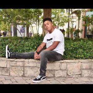 Meet your Posher, Samuel